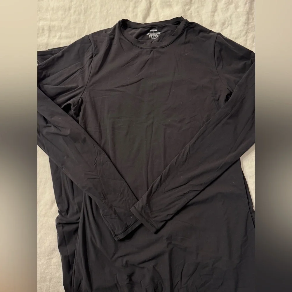 SKIMS maxi dress
Fits Everybody Crew Neck
Long Sleeve Dress - Picture 6 of 8